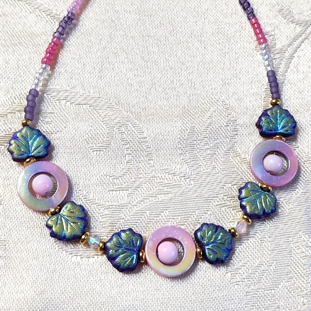 Chic Leaf Necklace with Pink and Blue Tones - Picture 4 of 4